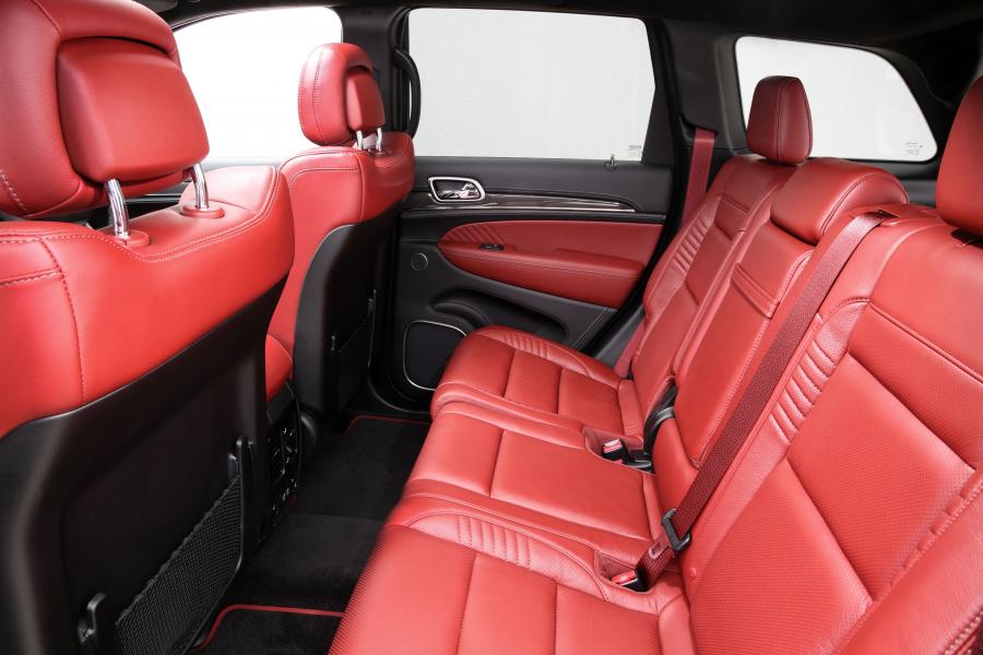 Интерьер Jeep Grand Cherokee SRT 2017 года  (AU) (фото 33 из 40)